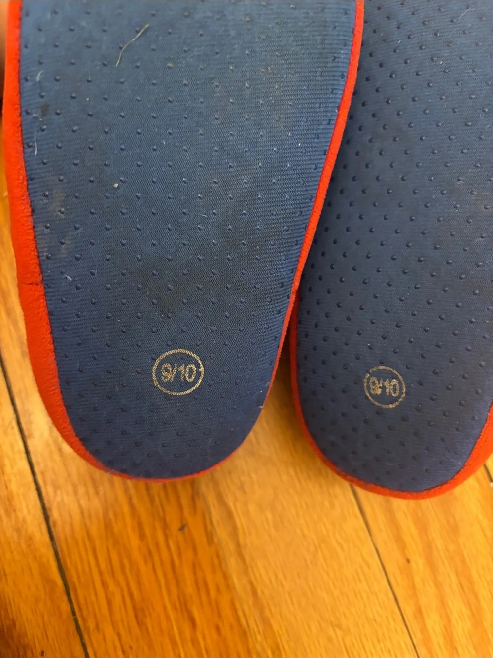 Paw patrol slippers size 9/10